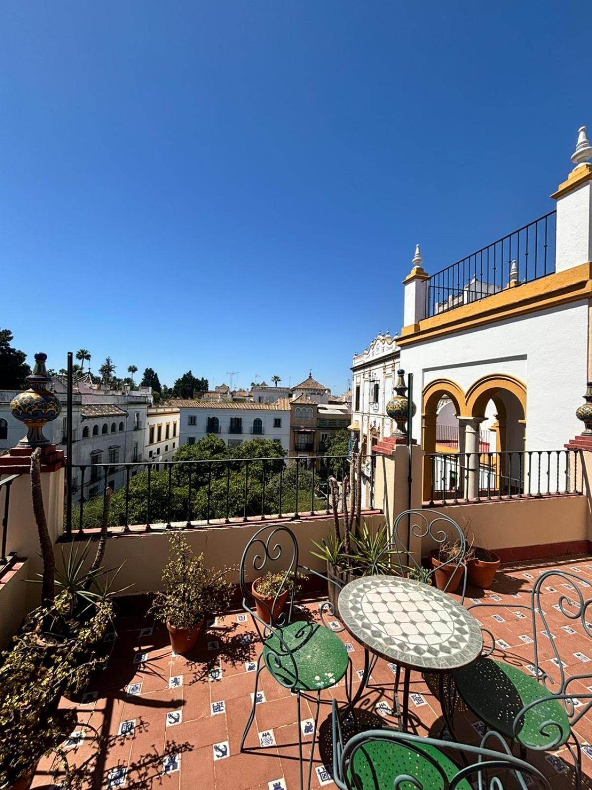 Plaza De Santa Cruz